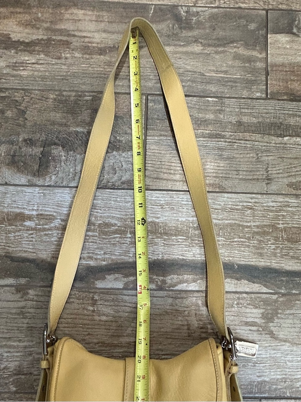Y2K Coach 9480 Leather Soft Yellow Two-Way Soho Shoulder/Crossbody Bag Buckle - Picture 9 of 13